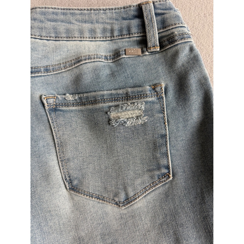 1822 Denim Womens Ankle Straight Jeans Light Wash Distressed Raw Hem Size 12 - Picture 2 of 10